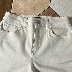 Treeca Jean in Stretch Denim, Theory. Color sand. Brand new no tags Sz.25.